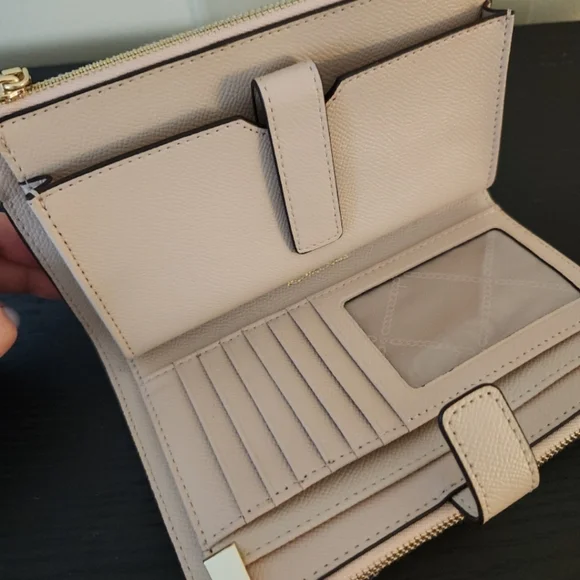 Michael Kors Wristlet - Picture 2 of 4